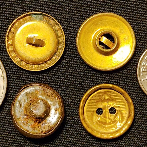Antique/Vintage Lot of 20 Metal Buttons - Picture 8 of 11
